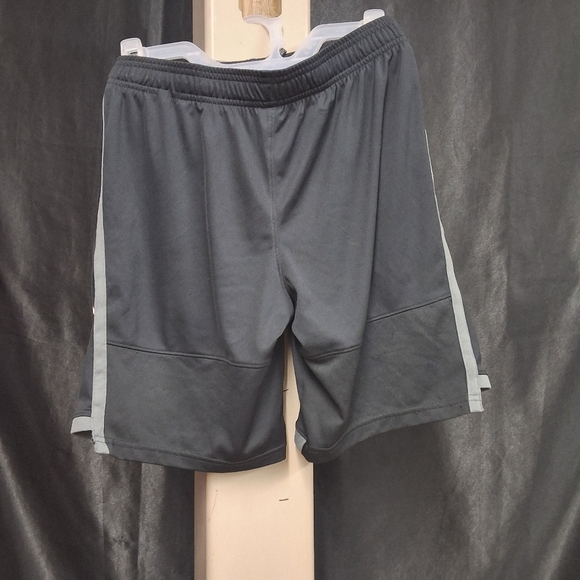 Under Armour Black and Gray Athletic Shorts with Moisture-Wicking Fabric - Picture 6 of 6